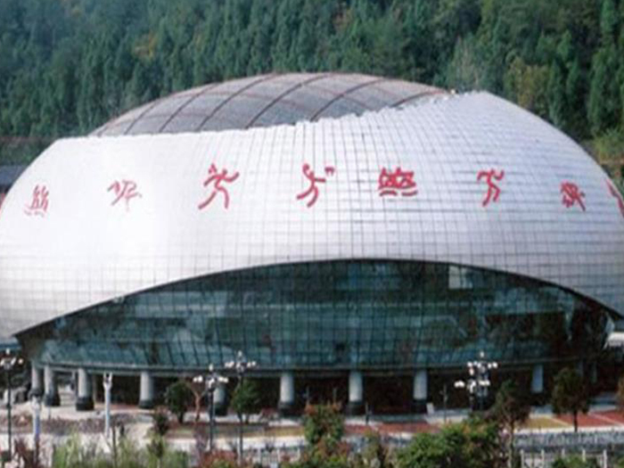 梅河口体育中心球形网架加工安装